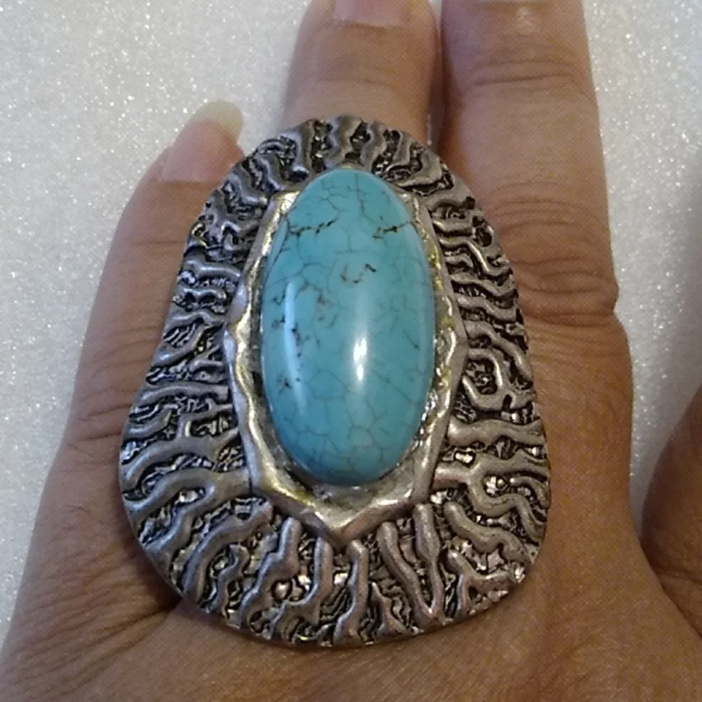 Nwt Faux Turquoise Stretch Ring - Picture 2 of 8